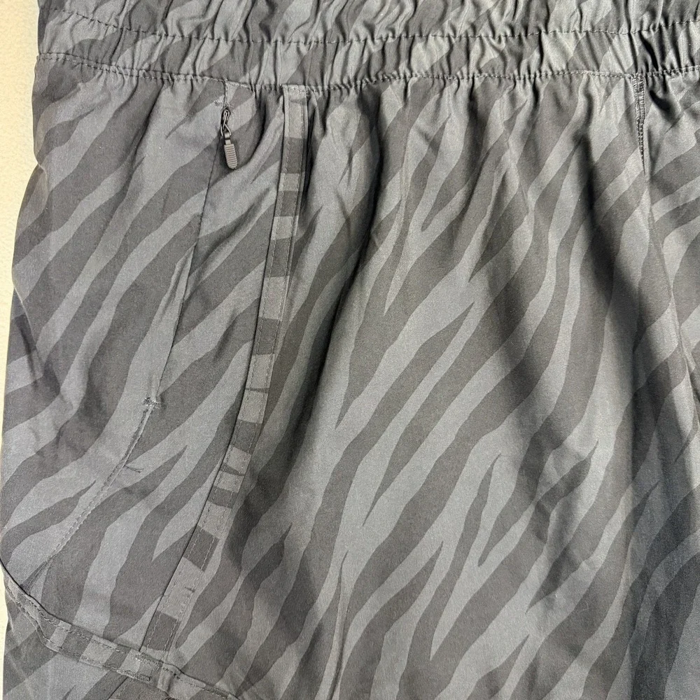 Avia Athletic Running/Bicycle Shorts Lined Zebra Gray NWT Size XXXL